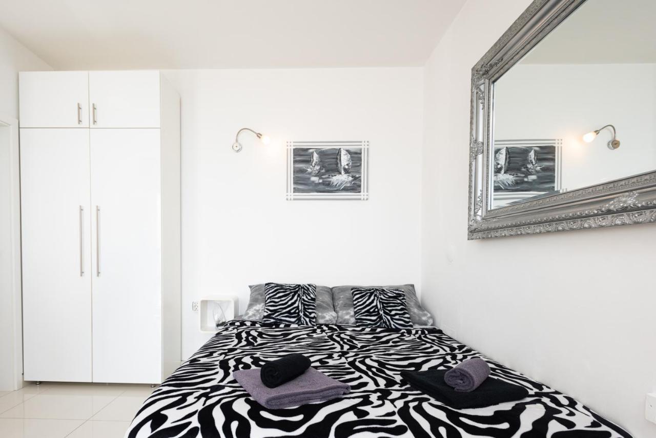 Apartments Viky Kraljevica Eksteriør bilde